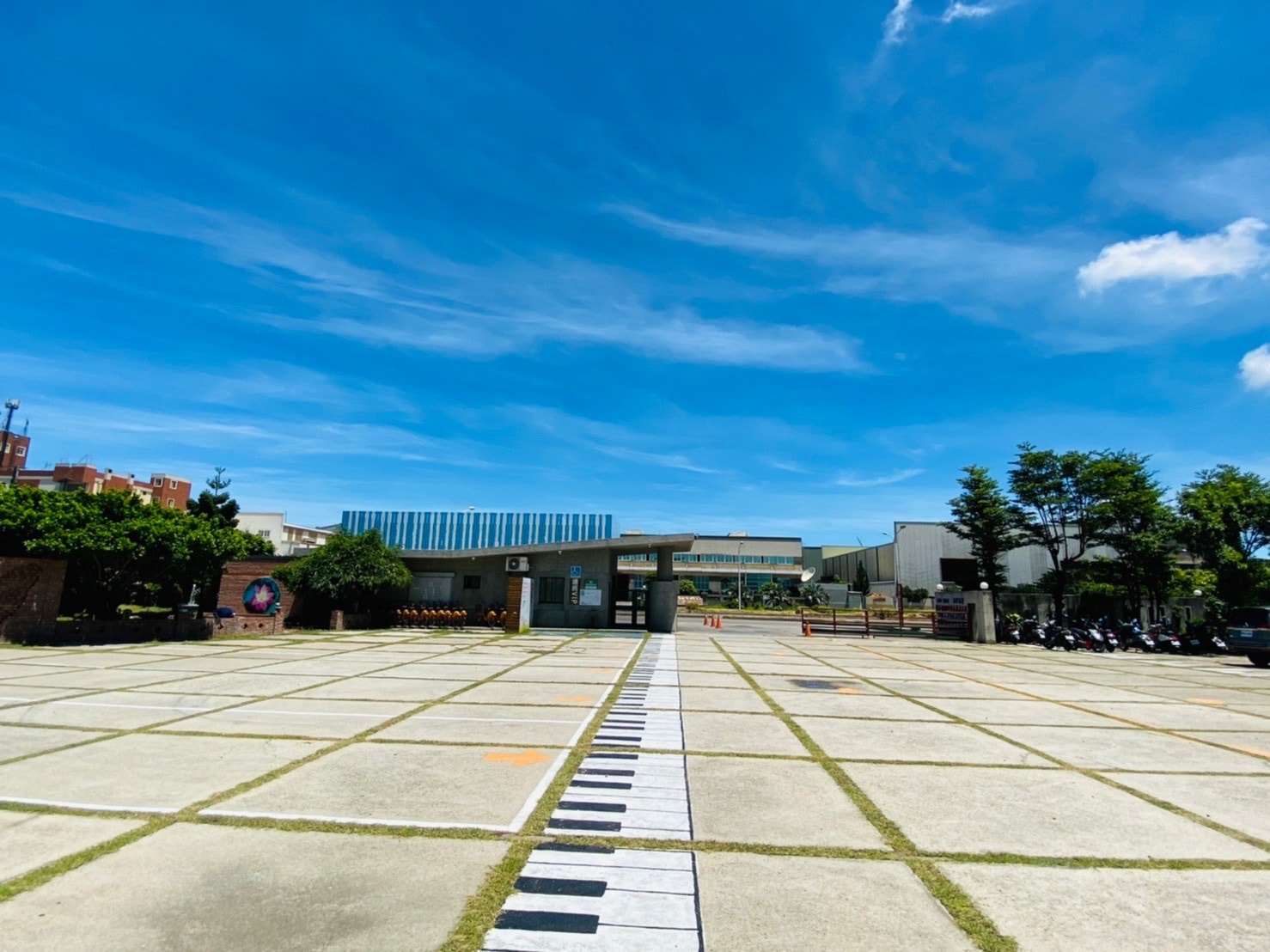 《彰化親子旅遊景點》免費參觀彰化緞帶王觀光工廠-入場就送緞帶免費茶飲/童玩步道暢玩 - 第4張圖