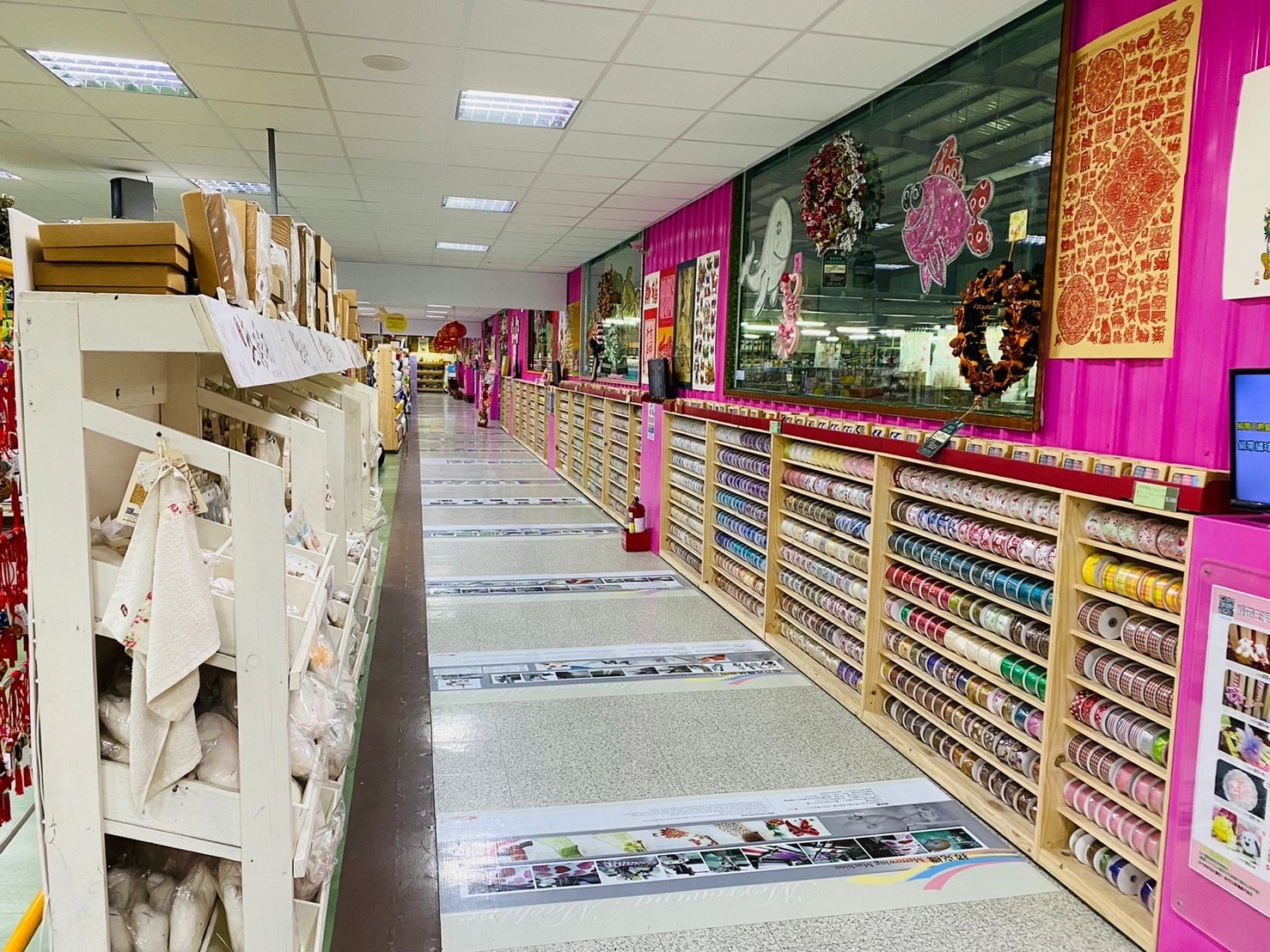 《彰化親子旅遊景點》免費參觀彰化緞帶王觀光工廠-入場就送緞帶免費茶飲/童玩步道暢玩 - 第39張圖