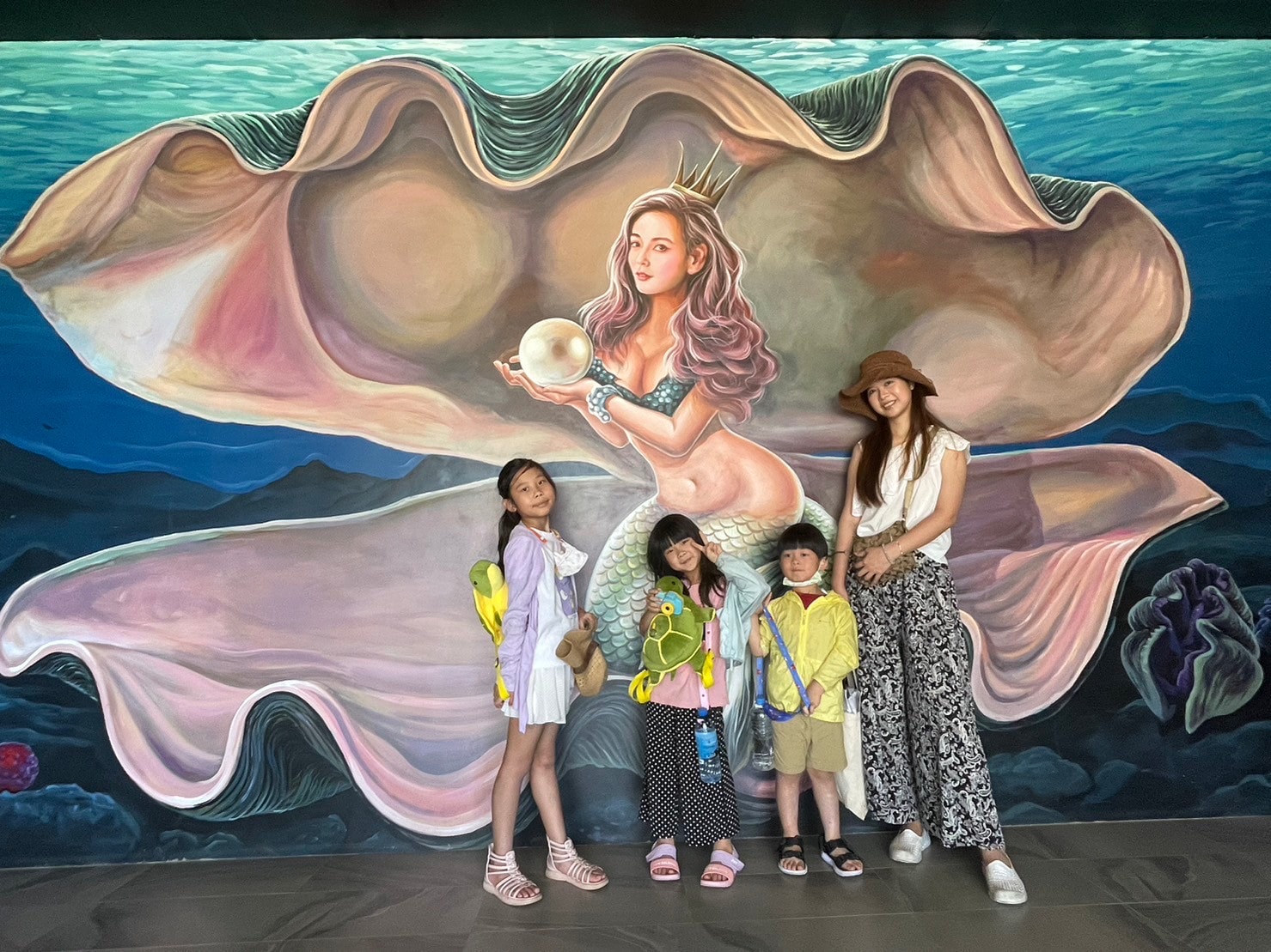 【小琉球親子旅行】小琉球海洋館|小琉球免稅商店|秘境烏龜石|中澳沙灘(有廁所)|小琉球夜間導覽 - 第24張圖