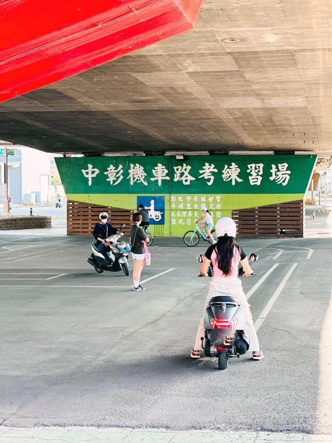 彰化｜中彰運動公園完整攻略｜設施、交通、停車一次看懂｜大人小孩的「天然遮陽傘」