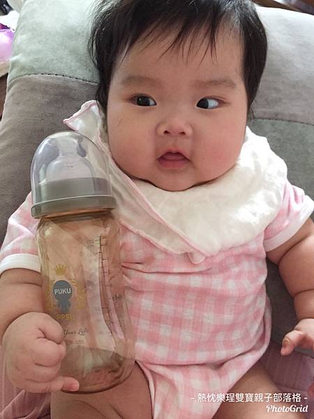 《體驗》孕媽媽詢問度高的PUKU不哭王國之母乳實感寬口黃金奶瓶和奶瓶清潔組合