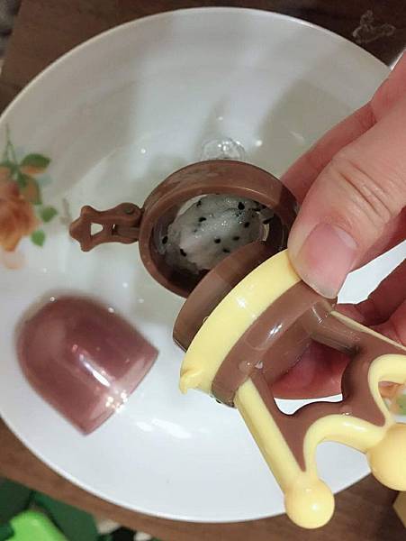 《育兒好物》副食品四-五個月樂妹與咬咬樂奇幻的相遇