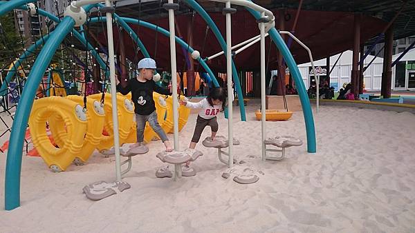 《遊玩》台中-親子友善樂園-8咘搞怪樂園