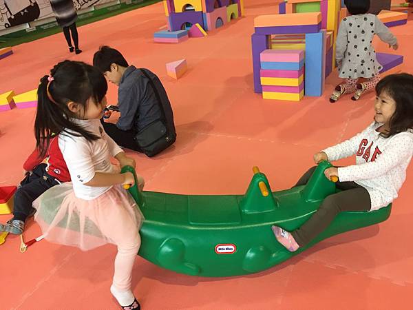《遊玩》台中-親子友善樂園-8咘搞怪樂園