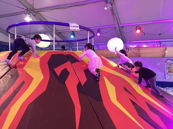 《遊玩》台中-親子友善樂園-8咘搞怪樂園