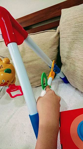 【育兒好物】 讓爸媽能輕鬆育兒的日本樂雅音樂健力架