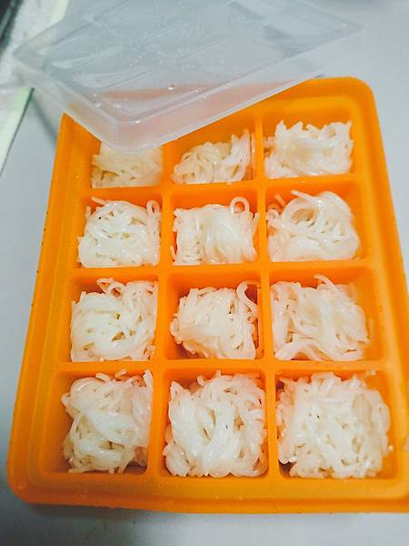 《副食品十》樂妹不打泥副食品交給Cuisinart CSB 77手持攪拌器