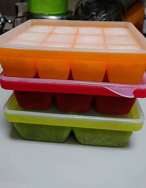 《副食品十》樂妹不打泥副食品交給Cuisinart CSB 77手持攪拌器