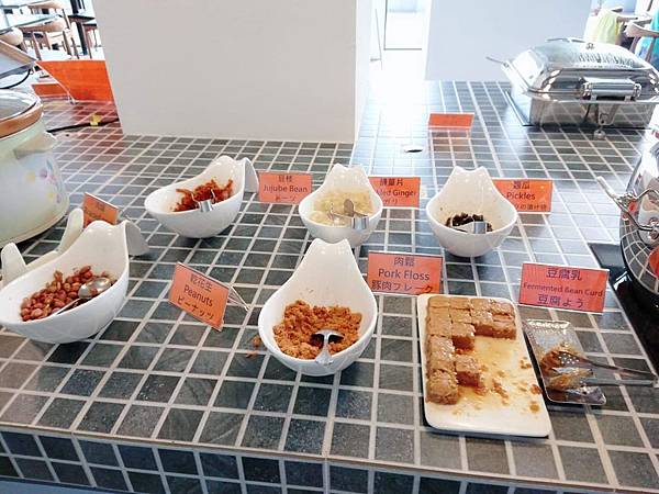 【高雄旅遊】別再說出來玩住親子飯店好貴呀！『秝芯旅店』給你們溫馨親子回憶