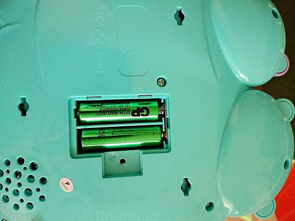 【育兒教具】玩樂中自然學習英文的美國領航品牌◎LeapFrog 跳跳蛙◎小熊家族有聲學習書&動物字母發音小巴士