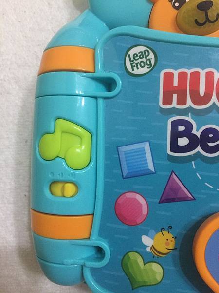 【育兒教具】玩樂中自然學習英文的美國領航品牌◎LeapFrog 跳跳蛙◎小熊家族有聲學習書&動物字母發音小巴士