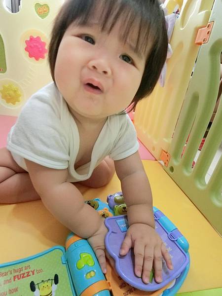 【育兒教具】玩樂中自然學習英文的美國領航品牌◎LeapFrog 跳跳蛙◎小熊家族有聲學習書&動物字母發音小巴士