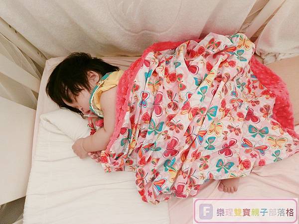 《育兒物開箱》歐洲頂級無毒嬰幼兒精品Cuddly ZOO卡莉露柔眠莉粒毯和波蘭兔安撫巾