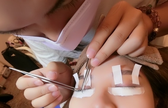 【美妝時尚】台中西區首爾美睫紋繡沙龍學院給你自然妝感的日式美睫和無感嫁接睫毛過程