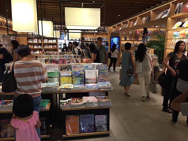 【台中特色書店】TSUTAYA BOOKSTORE 蔦屋書店