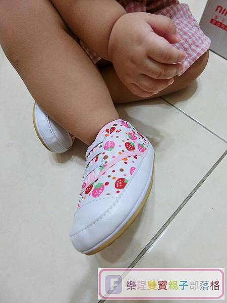【學步鞋體驗】草莓控媽媽必買款NikoKids軟Q底學步鞋(0-2歲)