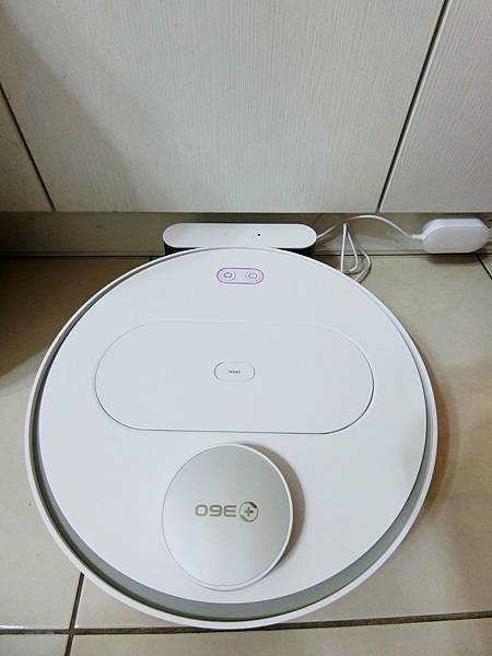 【Yahoo好開箱】素人愛買誌─職業媽媽的家事好幫手『360智慧掃地機器人』