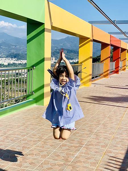 【台中景點】台中石岡2018新景點─彩虹山舍，繽紛色彩點亮你每張照片