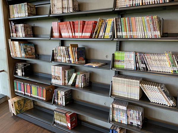 【台中景點】南屯區2018新遛寶景點─李科永紀念圖書分館─特色圖書館/親子閱讀區/融合公園綠地/台中野餐地方