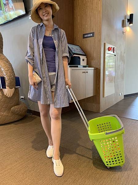 【台中景點】南屯區2018新遛寶景點─李科永紀念圖書分館─特色圖書館/親子閱讀區/融合公園綠地/台中野餐地方