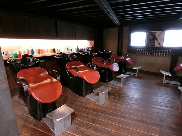 【台中美髮】台中北區Glitz Hair旗艦店賦活修護系列護髮+溫塑燙髮(推薦Glitz hair 凱羅老師)