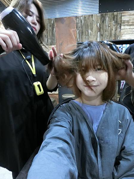 【台中美髮】台中北區Glitz Hair旗艦店賦活修護系列護髮+溫塑燙髮(推薦Glitz hair 凱羅老師)