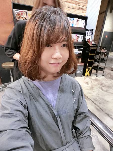 【台中美髮】台中北區Glitz Hair旗艦店賦活修護系列護髮+溫塑燙髮(推薦Glitz hair 凱羅老師)