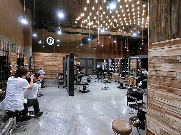 【台中美髮】台中北區Glitz Hair旗艦店賦活修護系列護髮+溫塑燙髮(推薦Glitz hair 凱羅老師)