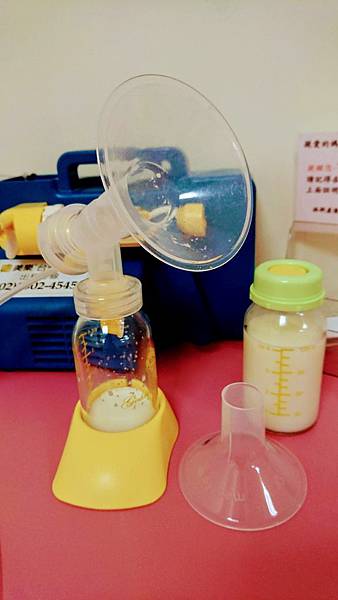 【產婦忙什麼】媽媽群組推到爆炸的高CP吸乳器─2019年新版優合電動雙邊擠乳器THE ONE