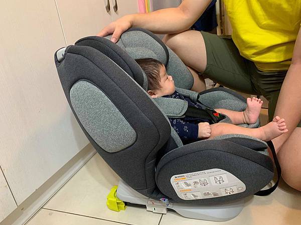 【育兒體驗】nania納尼亞 納歐聯名 360度旋轉 0-12歲 Isofix 汽車安全座椅/灰色FB00360