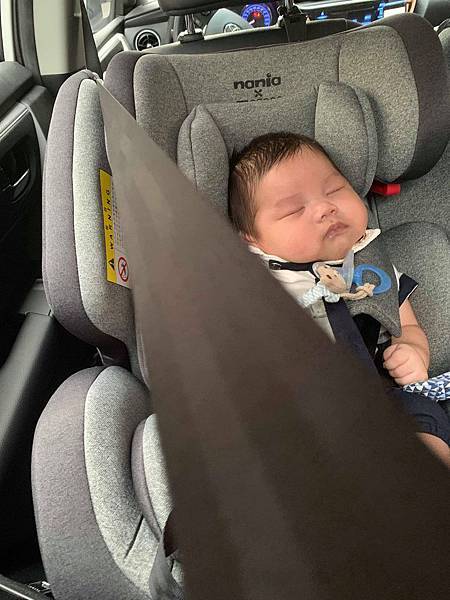 【育兒體驗】nania納尼亞 納歐聯名 360度旋轉 0-12歲 Isofix 汽車安全座椅/灰色FB00360