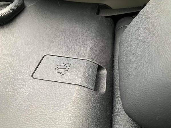 【育兒體驗】nania納尼亞 納歐聯名 360度旋轉 0-12歲 Isofix 汽車安全座椅/灰色FB00360