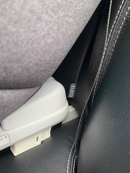 【育兒體驗】nania納尼亞 納歐聯名 360度旋轉 0-12歲 Isofix 汽車安全座椅/灰色FB00360