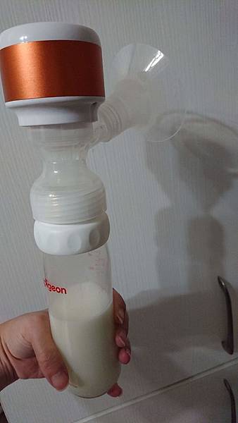 【產婦忙什麼】無線吸乳器推薦│新貝樂C1小橙樂 三合一雙邊電動吸乳器