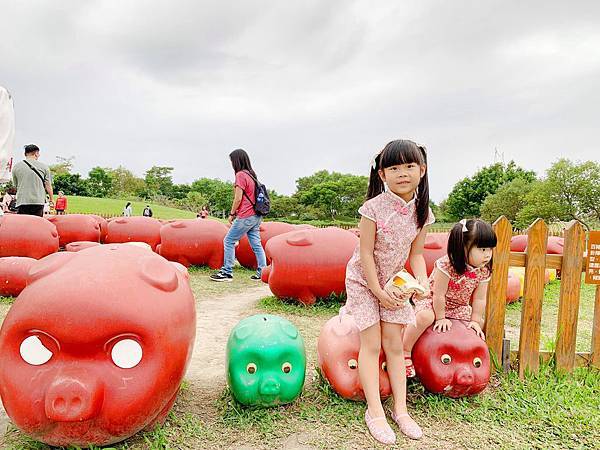 【樂珵雙寶出任務】宜蘭旅遊：穿著旗袍玩樂傳統藝術中心│小花園| 竹工藝