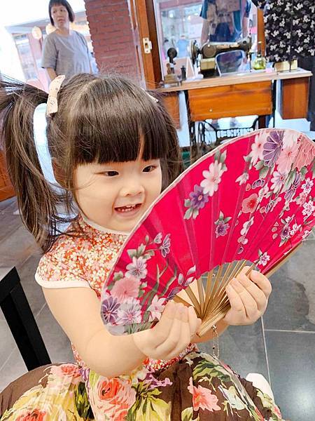 【樂珵雙寶出任務】宜蘭旅遊：穿著旗袍玩樂傳統藝術中心│小花園| 竹工藝