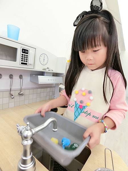 【女寶扮家家酒】木製廚房玩具│kikimmy加大版歐式木製大型聲光廚房玩具組
