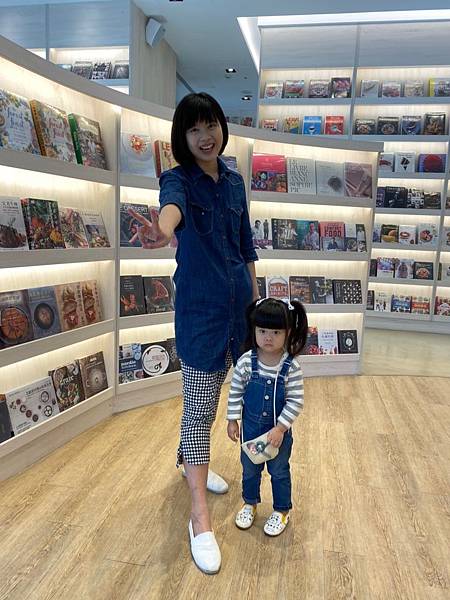 【親子共學場地】台中南屯區益品書屋EP-BOOK│100元入場費飲料喝到飽│親子閱讀