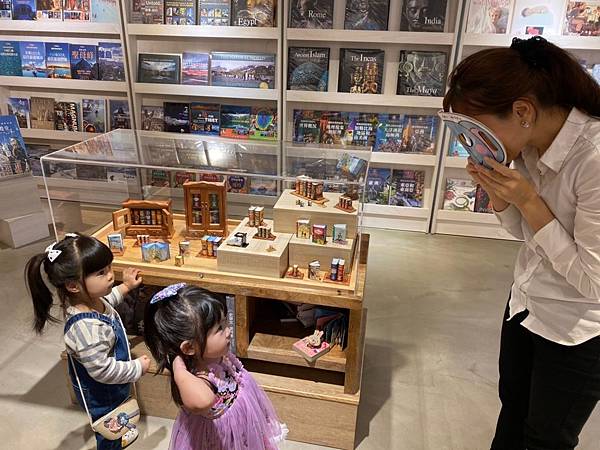 【親子共學場地】台中南屯區益品書屋EP-BOOK│100元入場費飲料喝到飽│親子閱讀