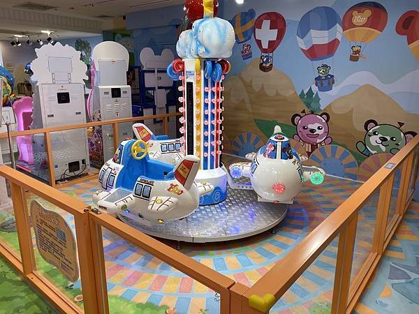 【台中旅遊】貝兒絲樂園-台中廣三SOGO館8F│250坪西班牙主題樂園│暢遊30個遊樂區
