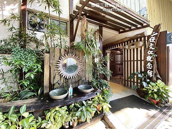 【苗栗卓蘭旅遊】12月薰衣草花海│花露休閒農場好好玩好好拍│挑高耶誕樹布置│廣大草皮讓孩子跑跳