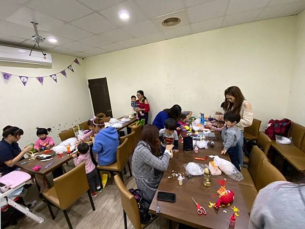【親子共學場地推薦】2020新菜單：台中南屯區樂樂城堡媽咪廚房│親子友善餐廳│不收服務費