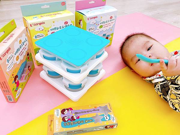 【副食品】外出副食品怎麼吃│2angels矽膠副食品零食儲存杯+矽膠餵食湯匙