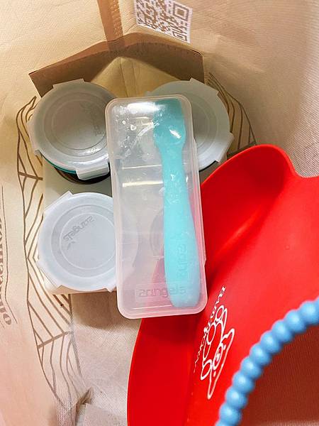 【副食品】外出副食品怎麼吃│2angels矽膠副食品零食儲存杯+矽膠餵食湯匙