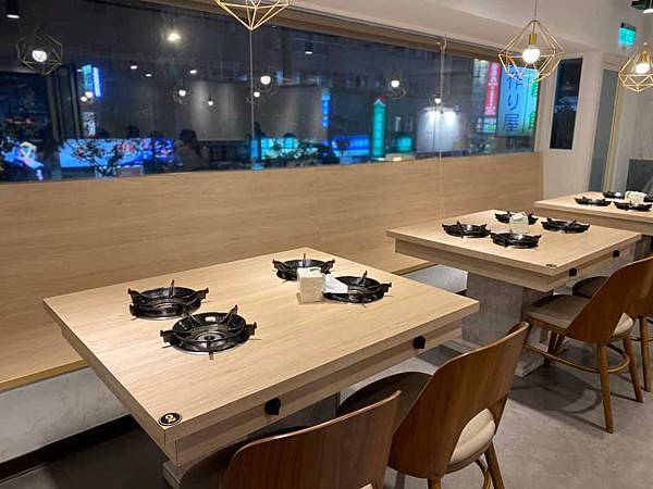 【台中西屯美食】仨小鍋物sa xiao hot pot │商業經濟鍋165元│麻油烏骨雞火鍋│免收服務費