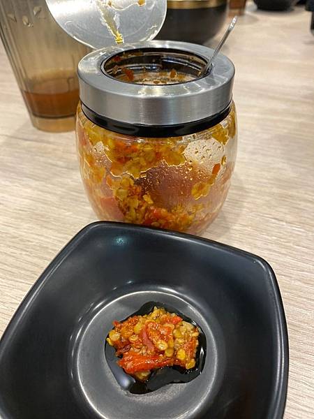【台中西屯美食】仨小鍋物sa xiao hot pot │商業經濟鍋165元│麻油烏骨雞火鍋│免收服務費