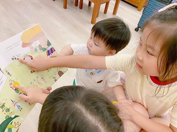 《育兒教養》三歲孩子很愛說「屁屁、賽賽、尿尿」該怎麼辦？？