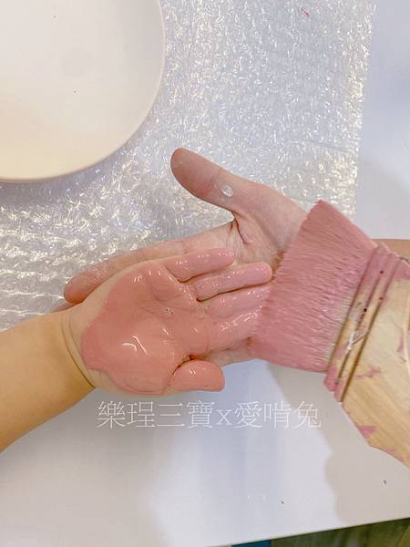 【台中親子拓印】拓印不用跑到鶯歌啦~~台中愛啃兔陶瓷手創坊拓印手掌腳ㄚ/拓印寶寶屁股