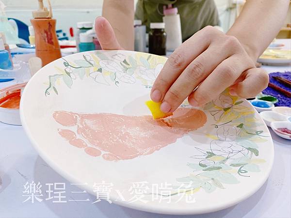 【台中親子拓印】拓印不用跑到鶯歌啦~~台中愛啃兔陶瓷手創坊拓印手掌腳ㄚ/拓印寶寶屁股