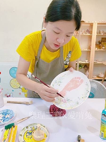 【台中親子拓印】拓印不用跑到鶯歌啦~~台中愛啃兔陶瓷手創坊拓印手掌腳ㄚ/拓印寶寶屁股